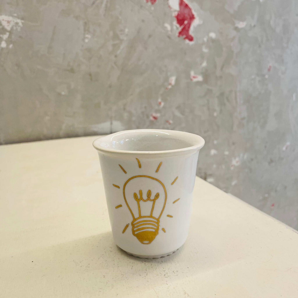 Light bulb coffee cup by Lubloy