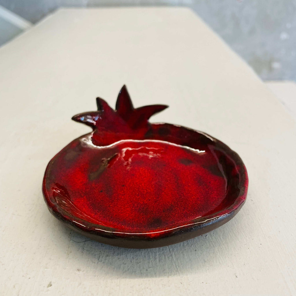 Pomegranate plate by Julia Szakály